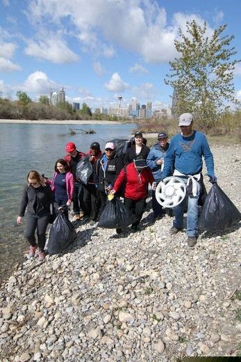 Volunteer Cleanup during 2013 Floods